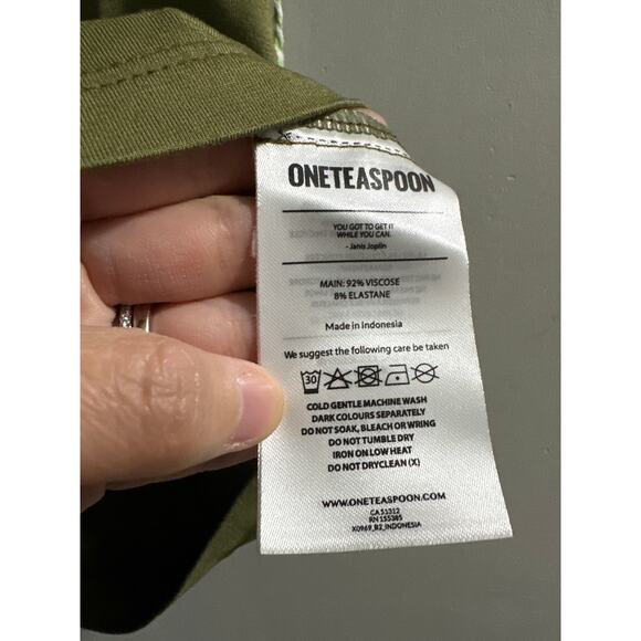 🔴One Teaspoon‎ Green Logo tank square neck size small - Picture 3 of 5